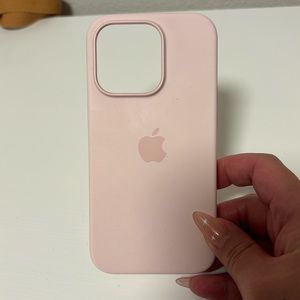 Authentic Apple iphone 14 pro case in blush pink!